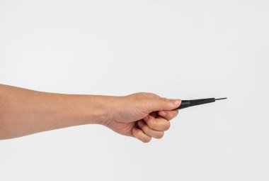 Beyaz arkaplanda el ve tornavida araçları