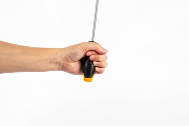 Beyaz arkaplanda el ve tornavida araçları