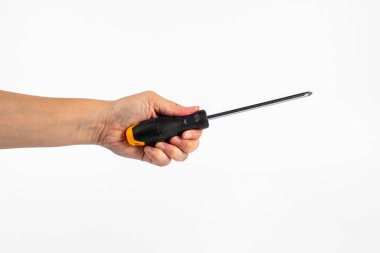 Beyaz arkaplanda el ve tornavida araçları