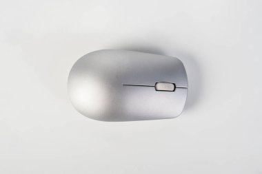 Bilgisayar fare beyaz arka plan üzerinde kablosuz.