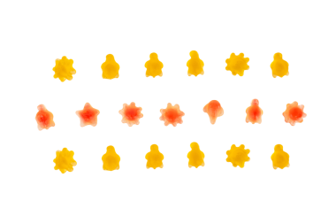 Çeşit çeşit şekerleme, sulu renkli jöleli şekerler. Şeffaf arkaplanda şekerleme