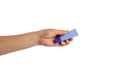 Şeffaf arkaplanda krem, güneş kremi veya serum için mor paket.