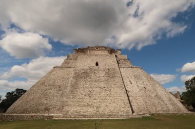 Büyücünün dev piramidi, Uxmal 'deki Piramit del Advino, Merida, Meksika 2022' ye yakın.