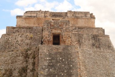 Sihirbaz / Piramit del Advino Uxmal Piramidinin tepesi, Merida, Meksika 2022