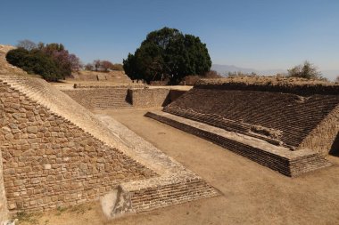 Monte Alban, Oaxaca, Meksika 2022 arkeolojik sahasında top oyunu / ballcourt / juego de pelota