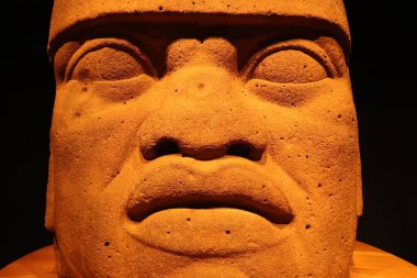 Antropoloji Ulusal Müzesi 'nde 29 yaşındaki Olmec heykeli / heykeli. Nisan 2022