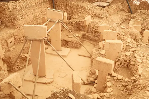 Göbekli Tepe, Potbelly Hill, Şanlıurfa yakınlarındaki Neolitik arkeoloji sahasında F Korumasına bakın, Türkiye 2022