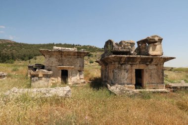 Hierapolis, Pamukkale, Denizli, Türkiye 2022 'nin kuzeyindeki Necropolis' te bulunan 56. mezar.