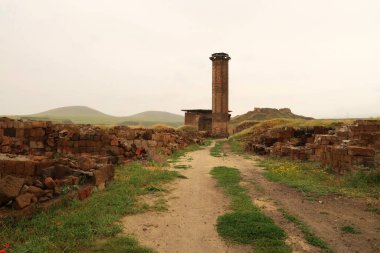 Minuchihr Camii, Menucehr Camii, Türkiye 2022 'de Kars yakınlarındaki terk edilmiş bir Ermeni kenti olan Ani' de.