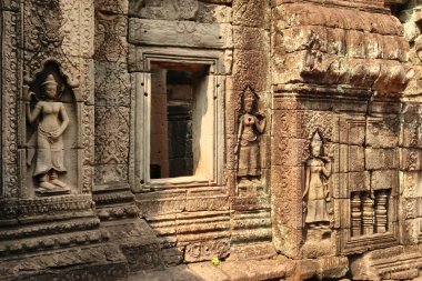 Banteay Kdei Tapınağı, Angkor Wat, Siem Reap, Kamboçya 2023 'te birkaç apsaras oyulmuş.