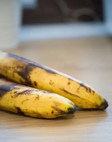 Органічні Стиглі Банани Природному Світлі — стокове фото
