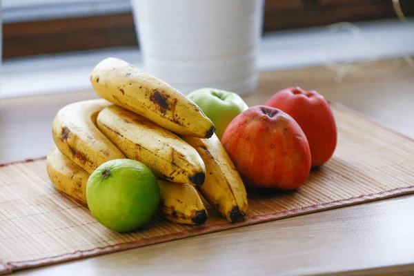 Органічні Стиглі Банани Кухні — стокове фото