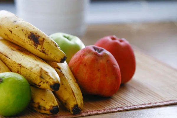Органические Спелые Бананы Кухне — стоковое фото
