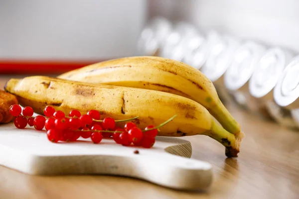 Bananes Mûres Biologiques Dans Cuisine — Photo