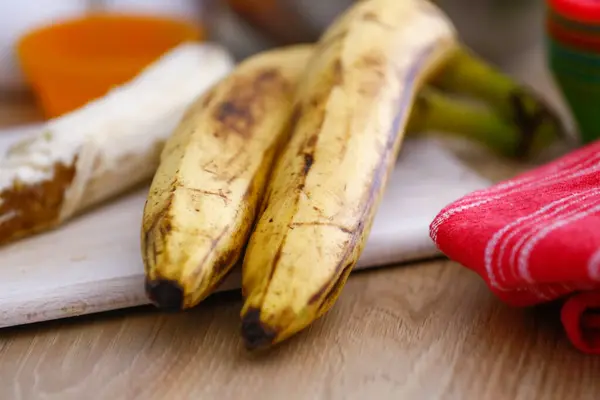 Bananas Maduras Orgânicas Cozinha — Fotografia de Stock