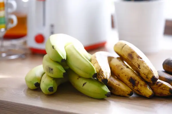 Groene Onrijpe Bananen Keuken — Stockfoto