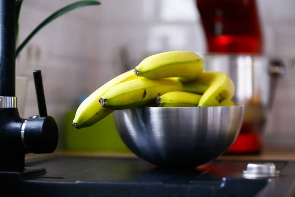 Bananes Vertes Non Mûres Dans Cuisine — Photo