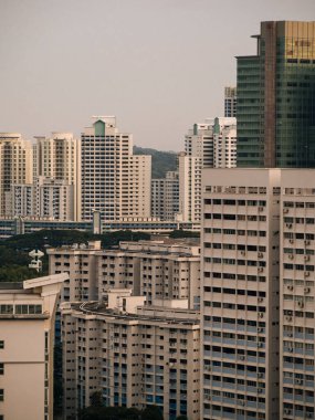 Yeşilliğin ortasına Singapur 'daki Konut Geliştirme Kurulu HDB Kamu Konutları