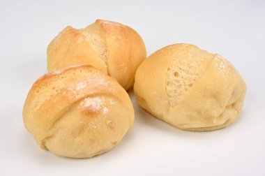 Niigata bölgesinden 3 pirinç rulosu.