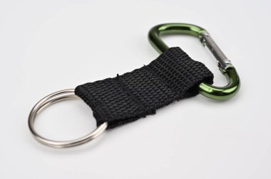 Sicim 01 ile yeşil karabinalı