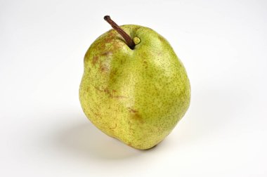 Bir tane taze armudum var..