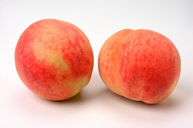 Şeftaliler 05 'i bıraktı.