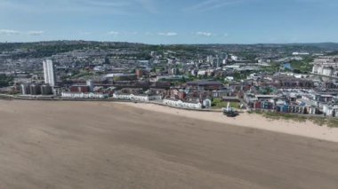 Sugarloaf, Abergavenny 'nin kuzeybatısındaki Monmouthshire, Galler, İngiltere' de bulunan bir dağ.