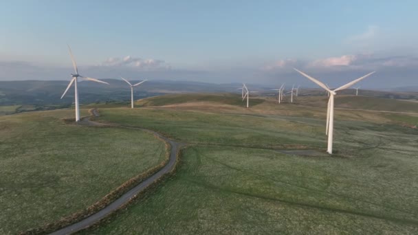 Parque Eólico Planta Energía Eólica Montaña Betws Gales Del Sur — Vídeo de stock