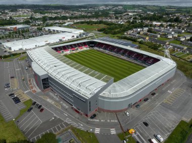 Editör Llanelli, İngiltere - 01 Ağustos 2023: Llanelli, Carmarthenshire 'daki Parc y Scarlets ragbi stadyumu, Scarlet ve Llanelli RF' nin yeni evi olarak Kasım 2008 'de açıldı.