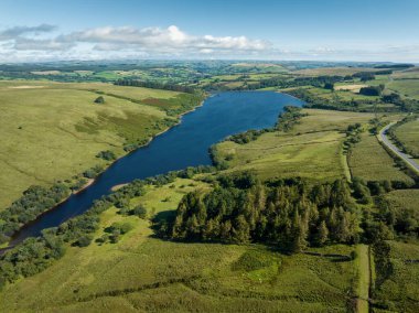 Brecon Beacons Ulusal Parkı 'ndaki Cray Rezervuarı aslen Güney Galler' deki Swansea şehrine su sağlamak için inşa edilmiştir.