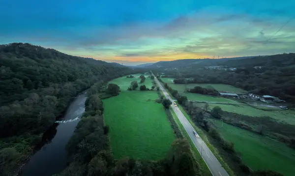 Sonnenuntergang Über Dem Fluss Tawe Und Der A4067 Swansea Valley — Stockfoto