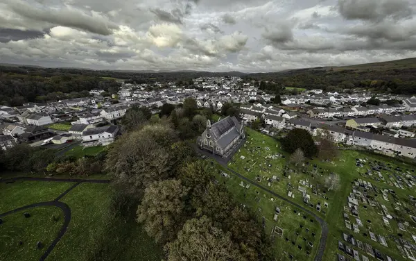 Luftaufnahme Der Cynog Kirche Ystradgynlais Einer Alten Walisischsprachigen Stadt Oberen Stockfoto