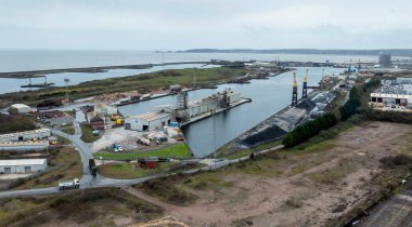 Editör Swansea, İngiltere - 01 Mart 2024: Swansea East, Güney Galler İngiltere 'deki The Kings Rıhtımı ve Queens Rıhtımı