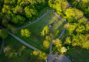 Ystradgynlais, Güney Galler 'deki Diamond Park' ın insansız hava aracı görüntüsü