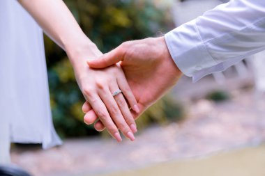 Gelin ve Damat Düğün celemony elele.