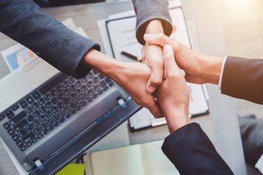 Ortaklık kavramı - tokalaşma iş ortakları başarılı takım lideri girişimciliği .