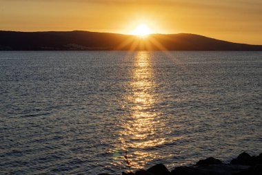 Karadeniz kıyısında gün batımı