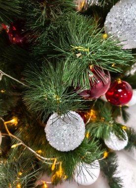 Işıklı Noel ağacı süslemesi