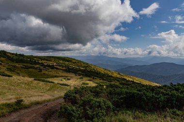 Dağların güzel manzarası