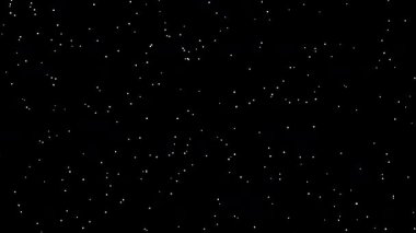 Parıldayan yıldızlarla dolu karanlık bir gece göğü geniş ve sonsuz bir kozmik görüntü efekti yaratır.