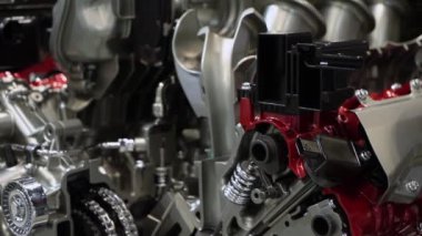Yüksek performanslı motor bileşenleri otomotiv endüstrisinde dikkate değer bir mühendislik harikası sergiliyor.