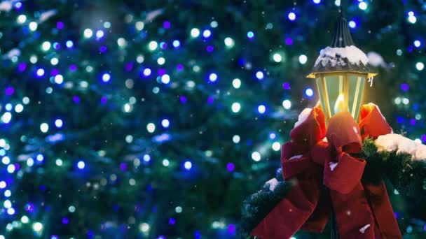 Yağan Karlı Noel Ağacı Süslemesi Parallaks Efektli Yumuşak Hareket Kamerası — Stok video
