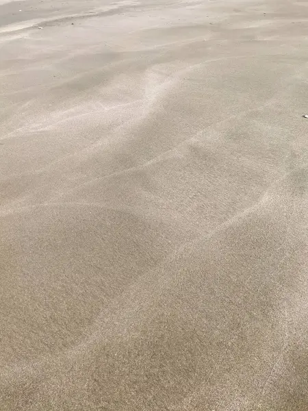 Strand Zand Met Voetafdruk Steen Voor Social Media Stockafbeelding