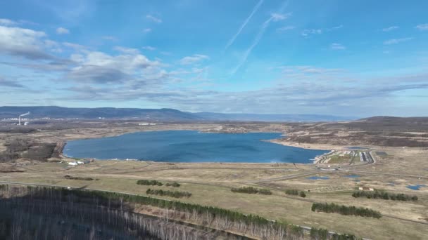 Jezioro Najbardziej Antropogeniczny Staw Wody Terytorium Starego Najbardziej Powiatowego Miasta — Wideo stockowe