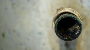 Lağım temizleme havzası lavabo temizleme lavabo tıkanması mutfak tıkanma boru temizleme ve foseptik lağım pompalama yüksek basınç altında yıkama havza sızıntısı tankı içine sifon. Akan su tabakası