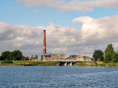 ÜLKESİ, NETHERLANDS - 16 EP 2021: Müze, Medemblik, Noord-Holland ile buhar pompalama istasyonu