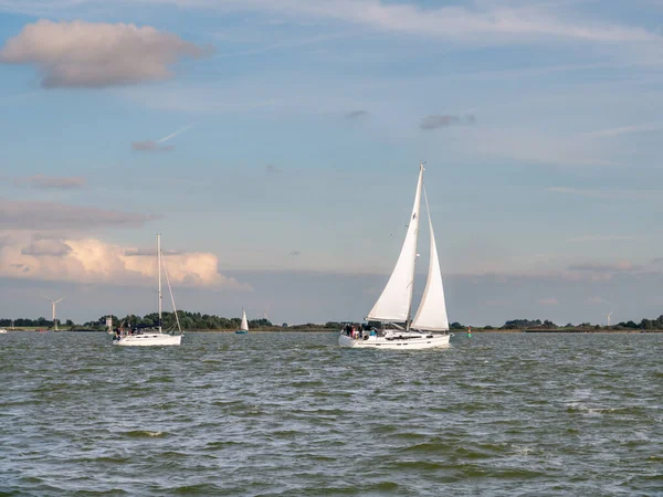Ijsselmeer Netherlands Sep 2021 People Sailboats Sailing Ijsselmeer Lake Coast — Stock Photo, Image