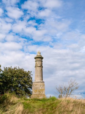 Danimarka Kralı ve Schleswig Dükü Friedrich VI için Foehr adasında, Almanya 'nın kuzeyinde Schleswig-Holstein eyâletinde, Oevenum' da anma töreni