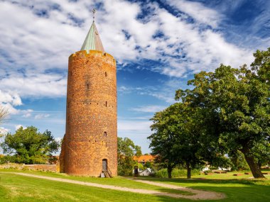 Vordingborg, Danimarka - 5 Ağustos 2024: Goose Tower, Vordingborg Kalesi 'nin en iyi korunmuş bölümü, Güney Zelanda