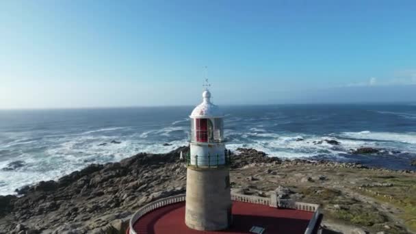 Drohnenblick Auf Den Leuchtturm Von Faro Corrubedo Unglaubliche Spanische Küste — Stockvideo